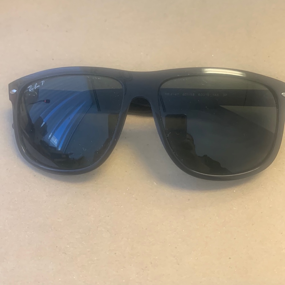 Ray-Ban black polarized sunglasses RB4147